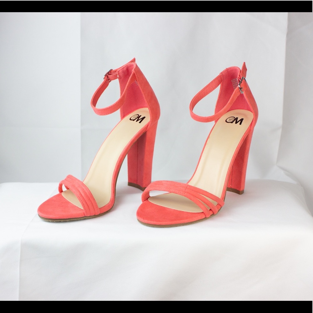 Women size 6M Chelsea Moreland heel